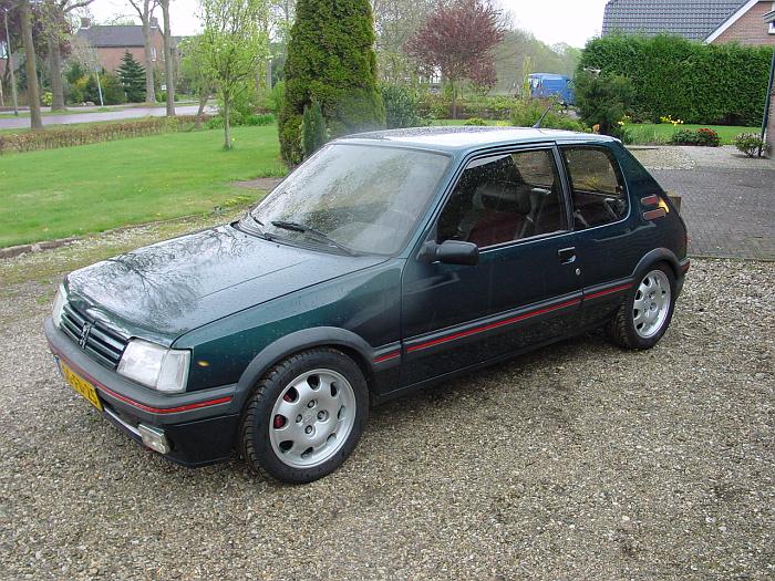 1.205 GTi (19)